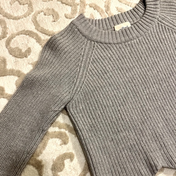 Aritzia Sweater - Picture 2 of 2